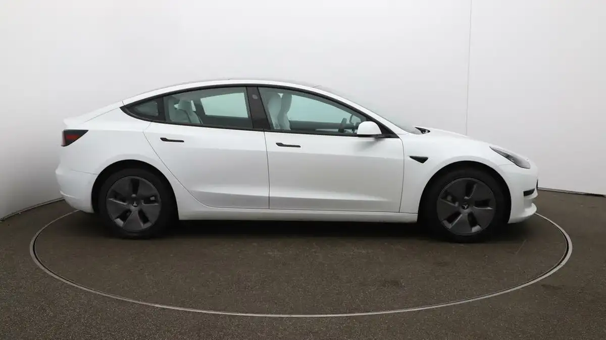 2021-tesla-model-3-e-standard-plus-big-40