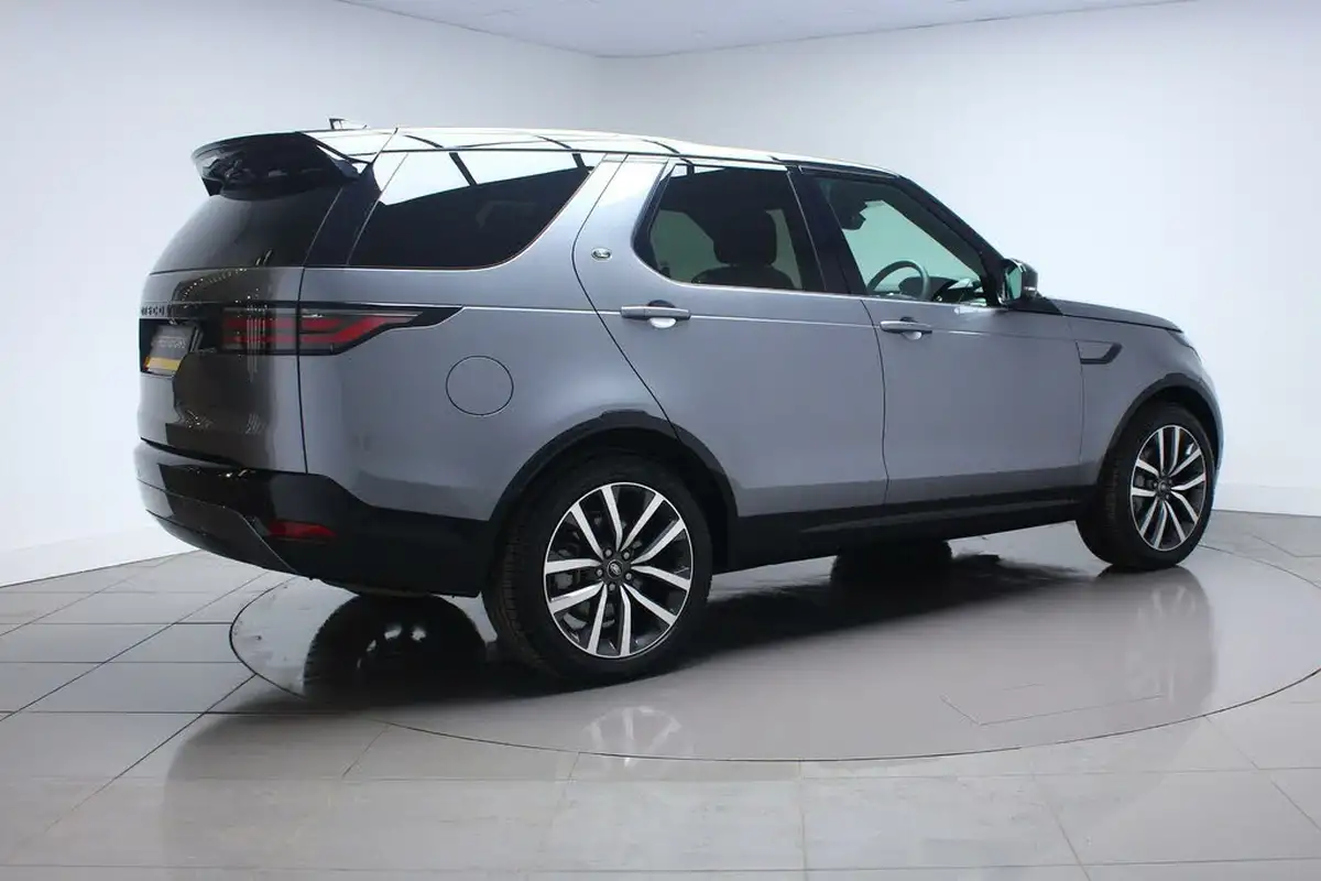 2024-land-rover-discovery-30-d300-dynamic-se-big-4