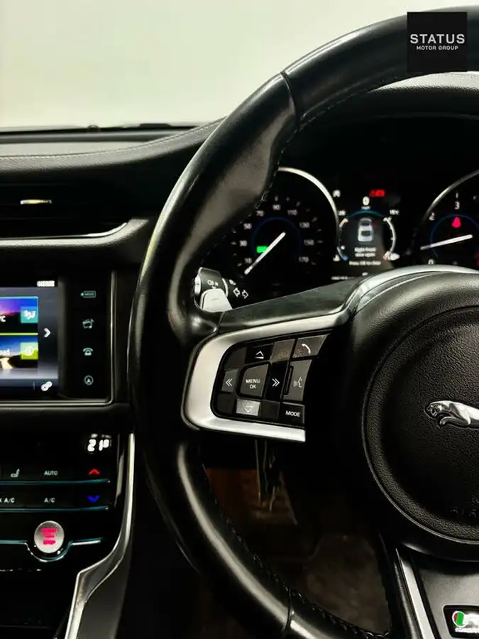 2017-jaguar-xf-20td-r-sport-180ps-saloon-4d-1999cc-auto-big-15