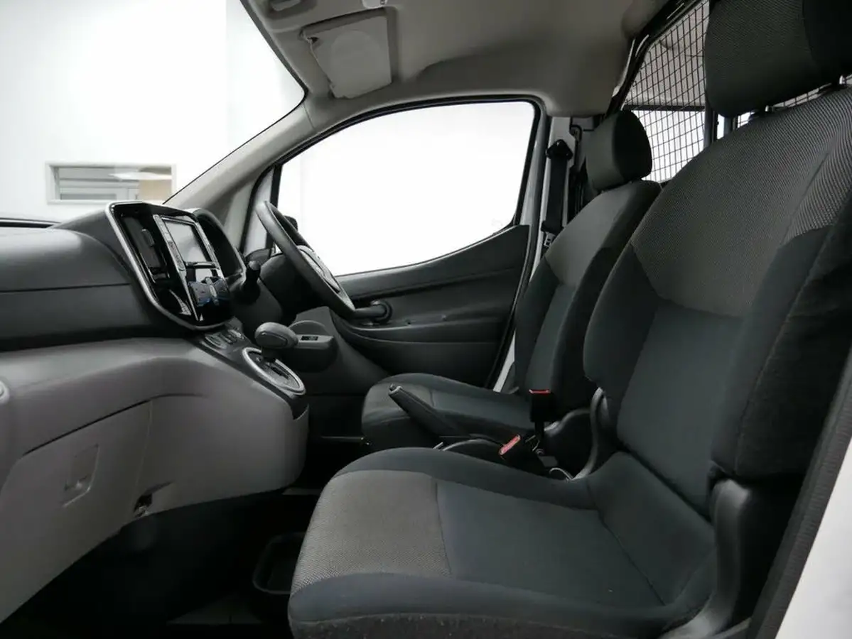 2021-nissan-env200-e-acenta-panel-van-auto-big-26
