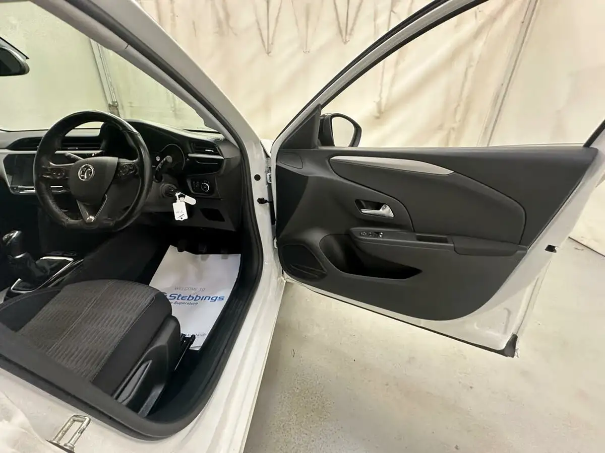 2021-vauxhall-corsa-12i-se-premium-big-8