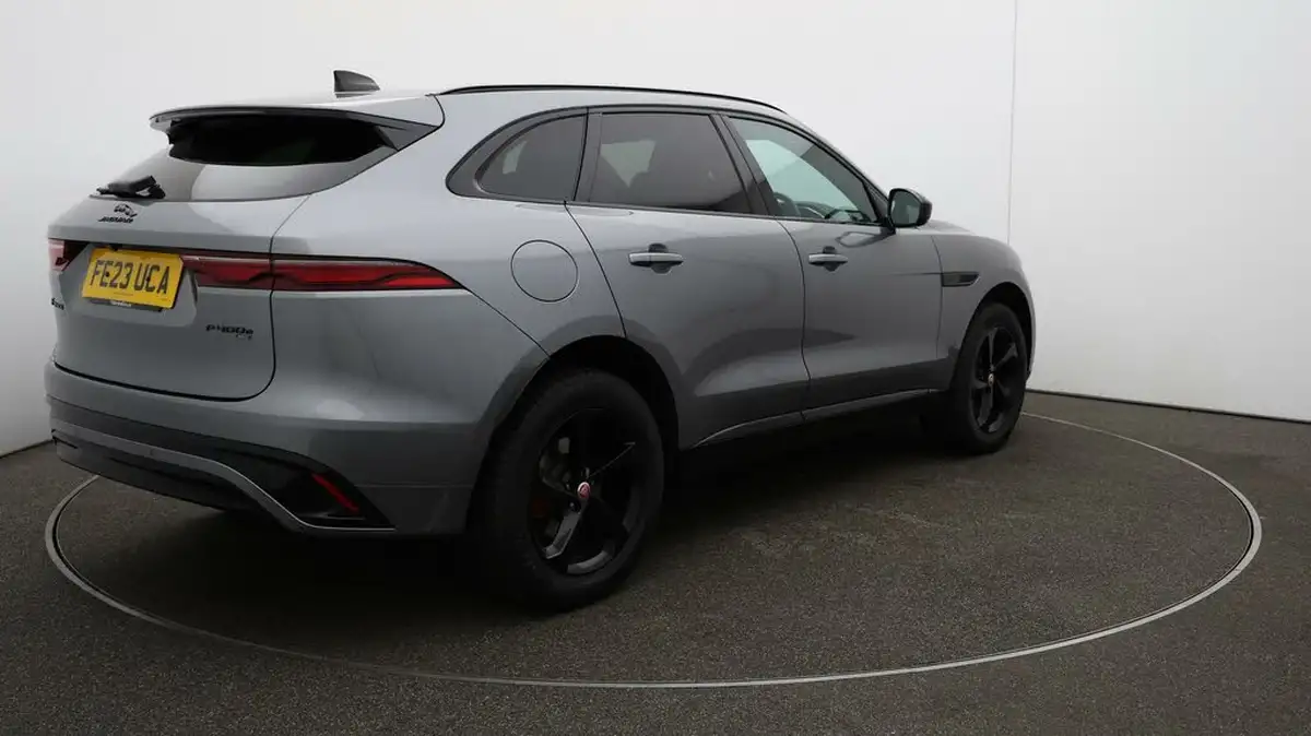 2023-jaguar-f-pace-20-p250-r-dynamic-black-big-7