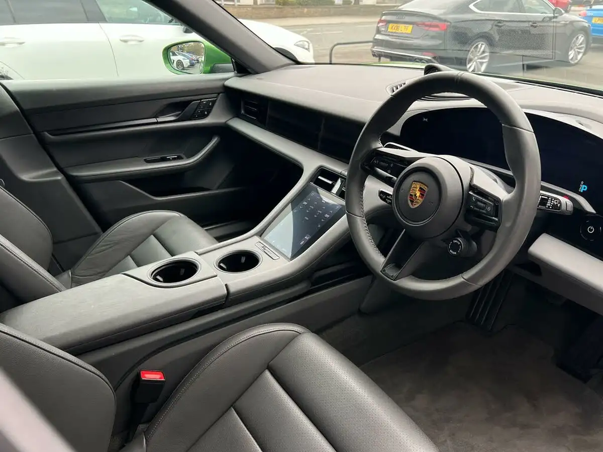 2021-porsche-taycan-e-4s-cross-turismo-awd-big-9