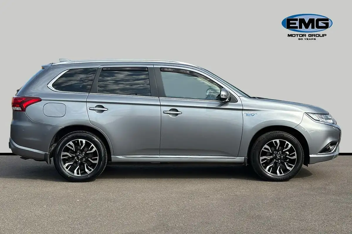 2017-mitsubishi-outlander-20-4hs-phev-5st-big-2
