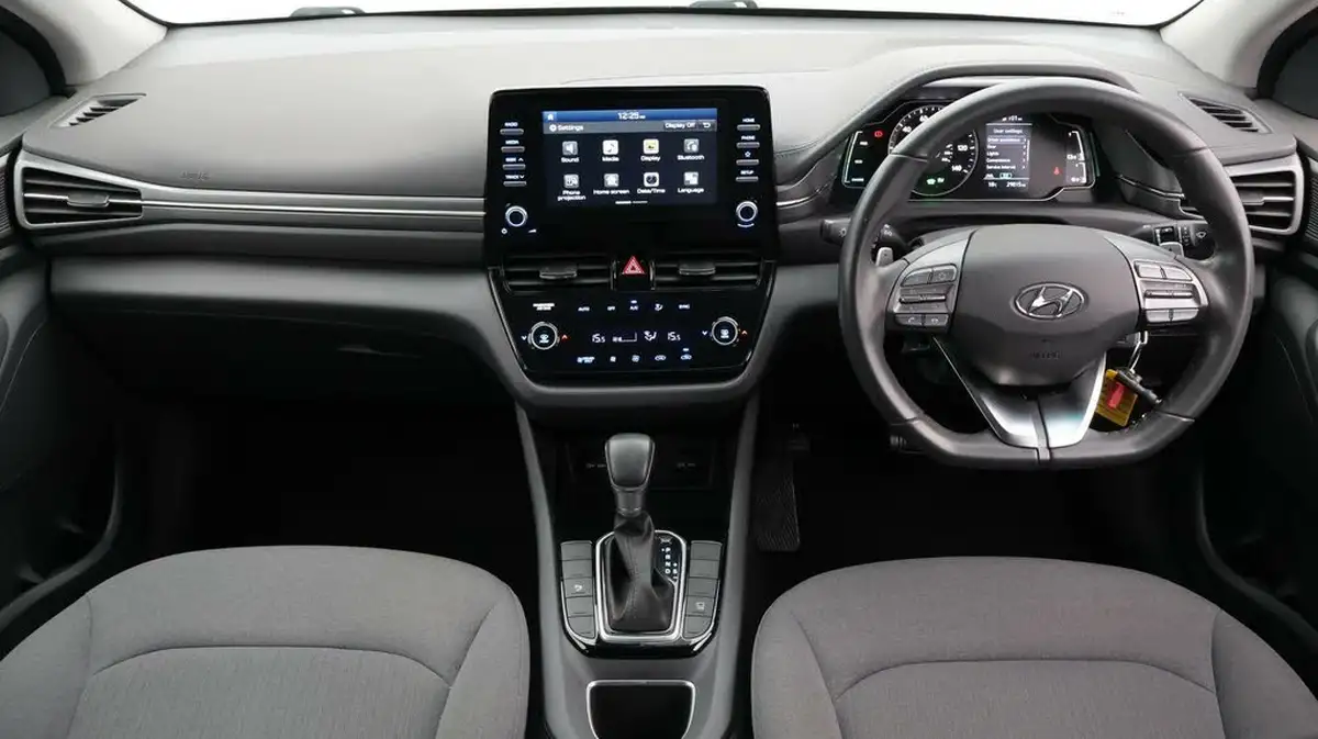 2020-hyundai-ioniq-16-gdi-se-connect-hybrid-big-13