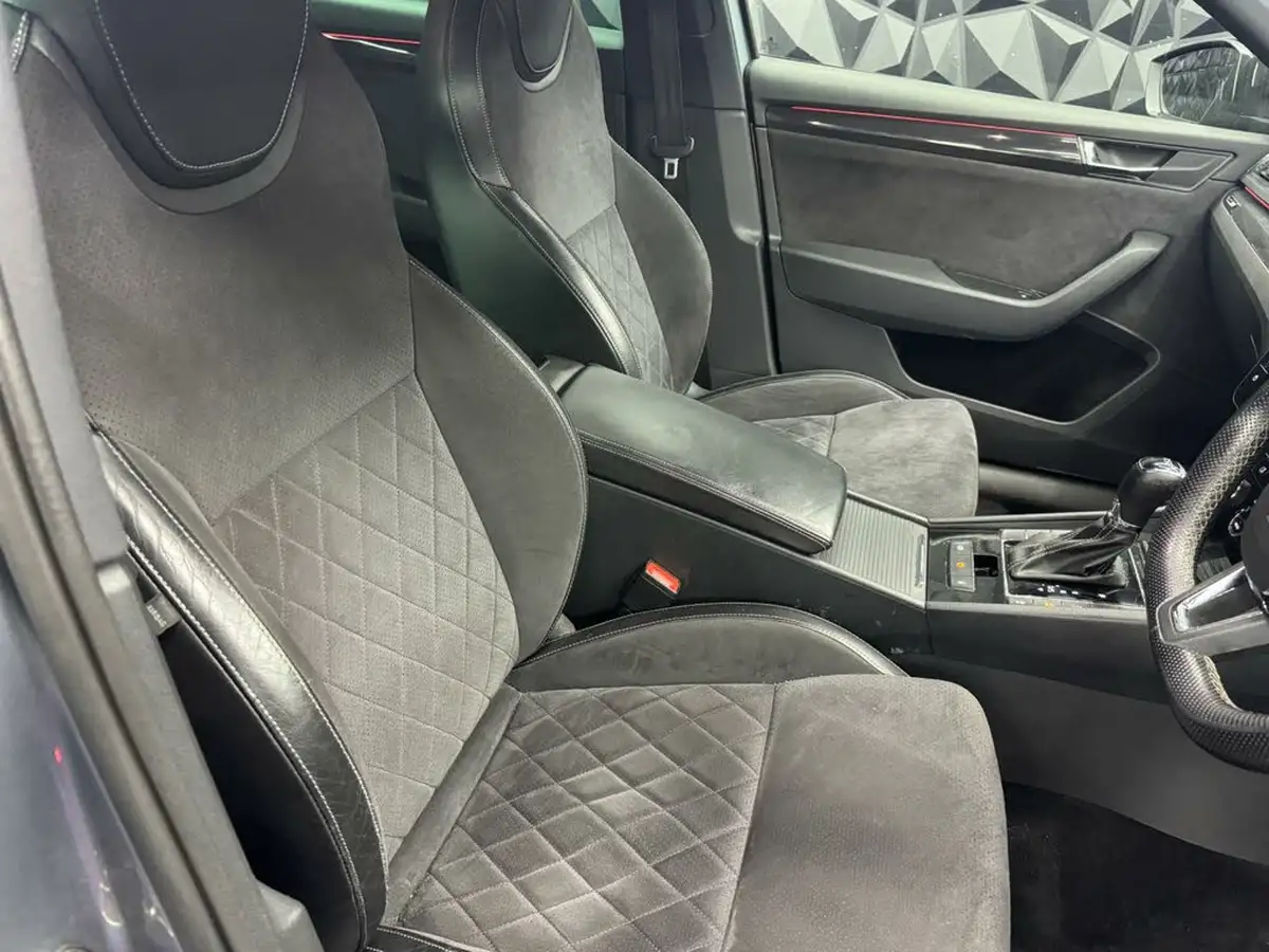 2018-skoda-superb-20-tsi-sportline-220ps-ss-hatchback-big-11