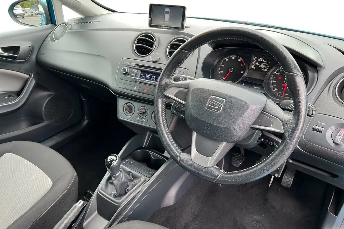 2015-seat-ibiza-14-toca-hatchback-5d-big-5