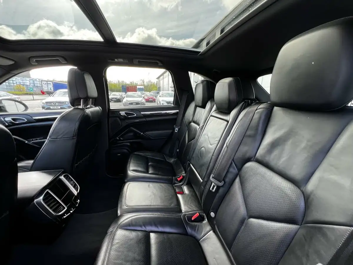 2012-porsche-cayenne-30-s-big-43