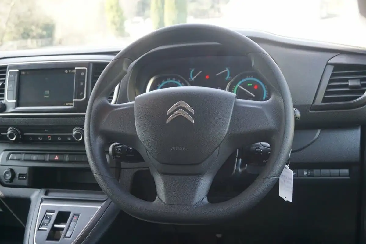 2023-citroen-spacetourer-e-business-edition-m-big-15