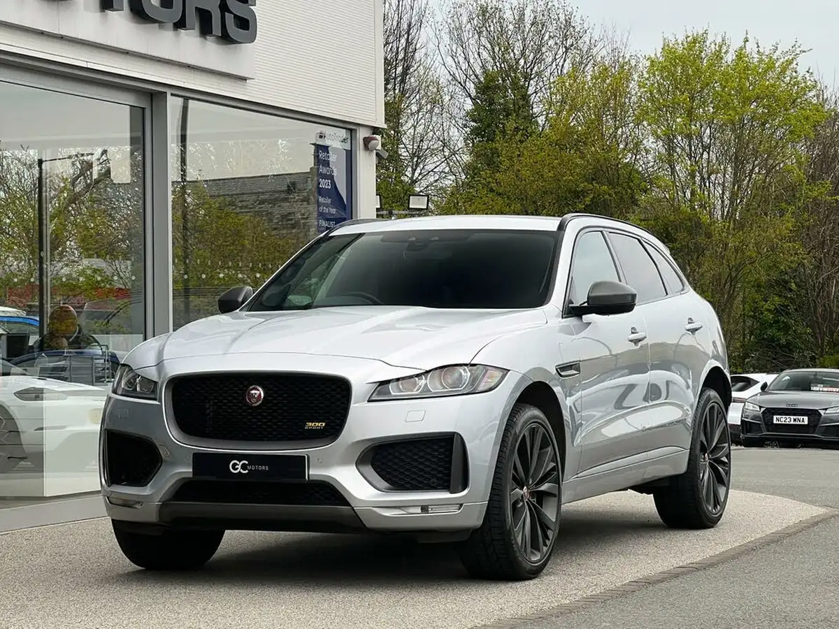 2019-jaguar-f-pace-20i-300-sport-big-0