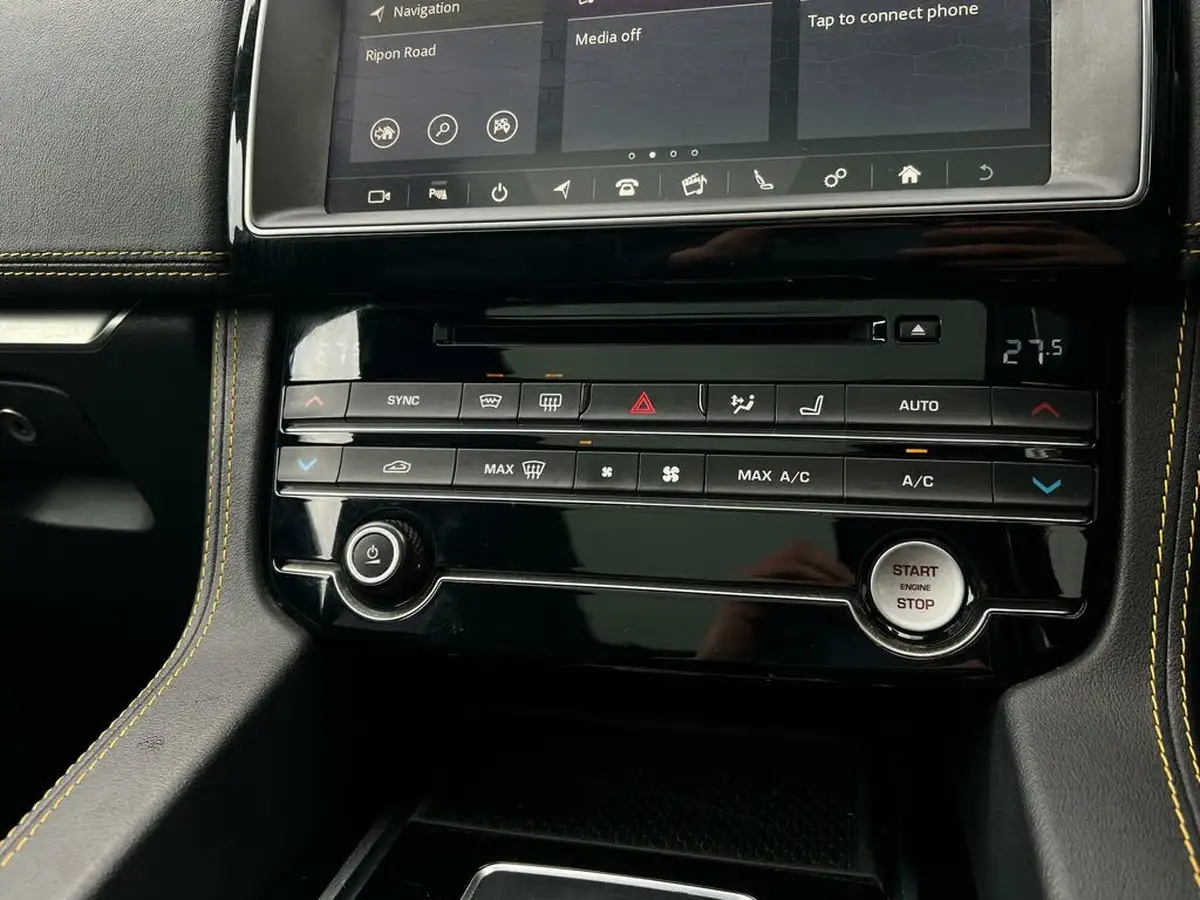 2019-jaguar-f-pace-20i-300-sport-big-47