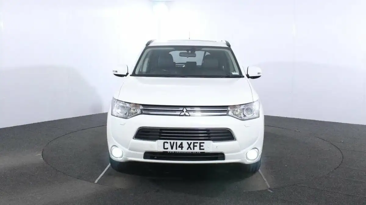 2014-mitsubishi-outlander-20-gx4h-big-1