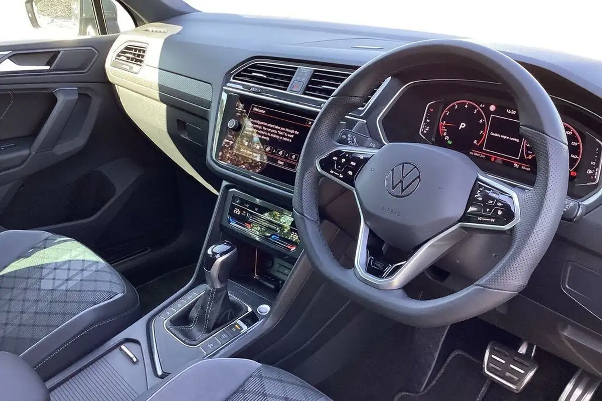 2024-volkswagen-tiguan-15-tsi-r-line-edition-big-35