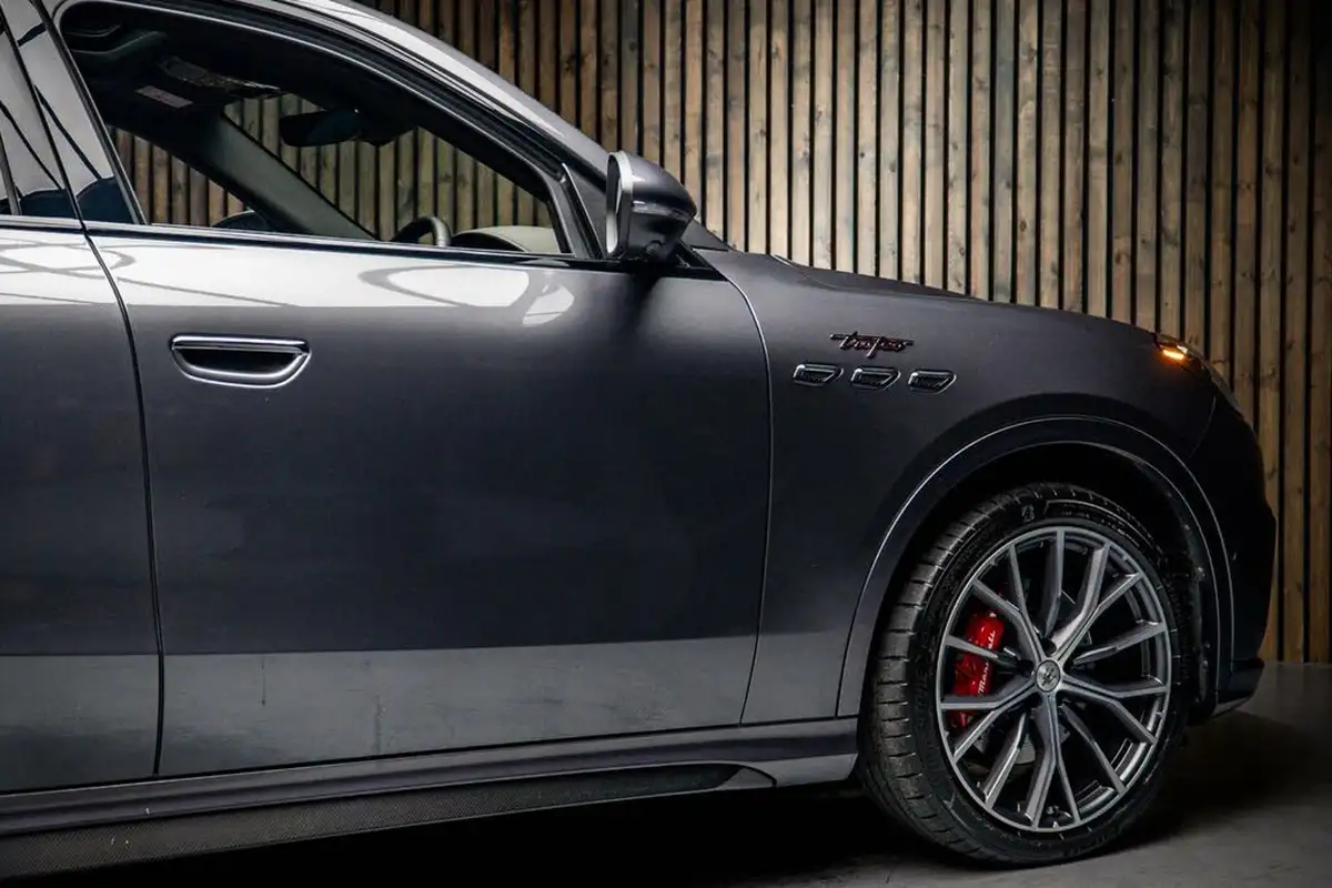 2023-maserati-grecale-30-trofeo-big-13