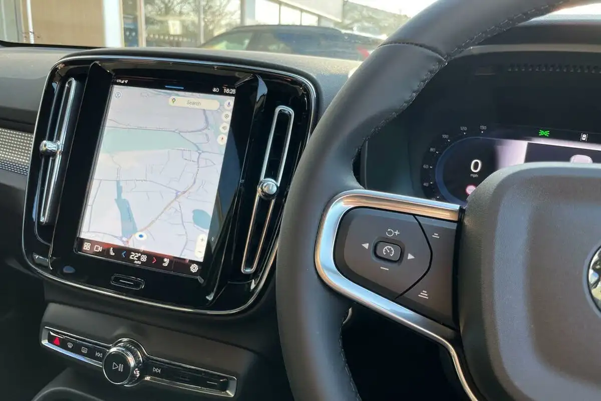 2024-volvo-xc40-20-b3-plus-big-34