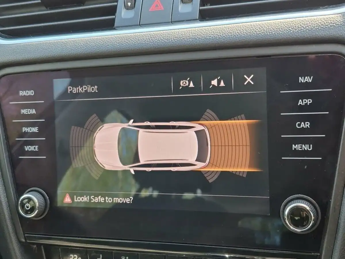 2019-skoda-octavia-16tdi-se-technology-estate-dsg-big-20