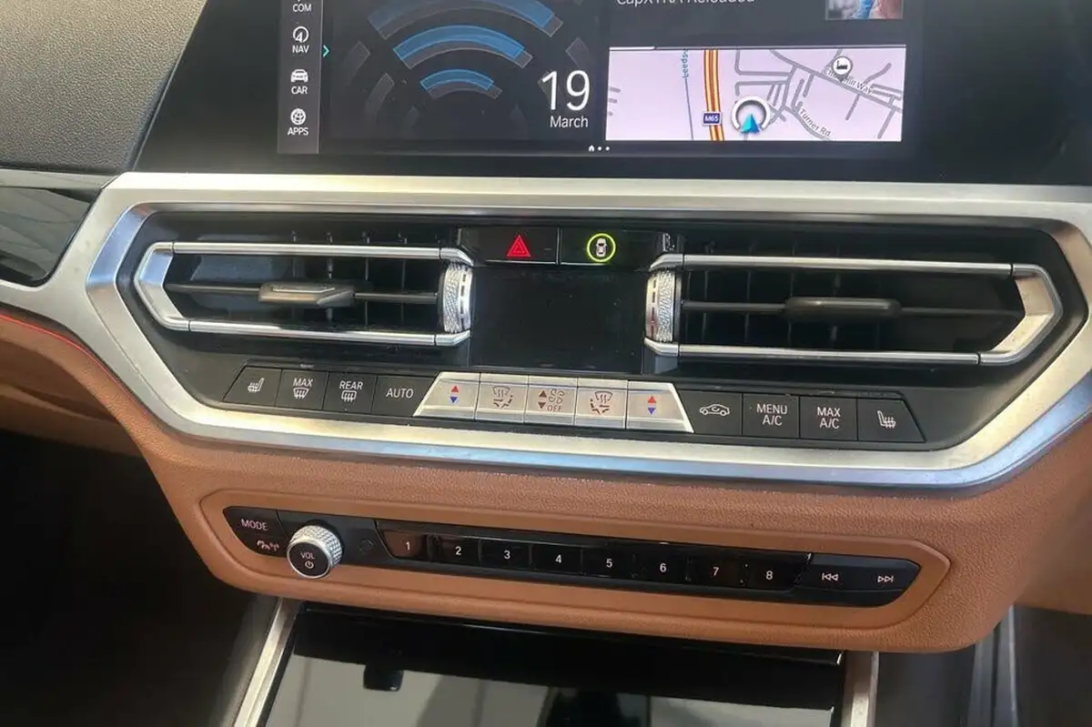 2021-bmw-3-series-20-330e-xdrive-sport-pro-saloon-4d-big-27