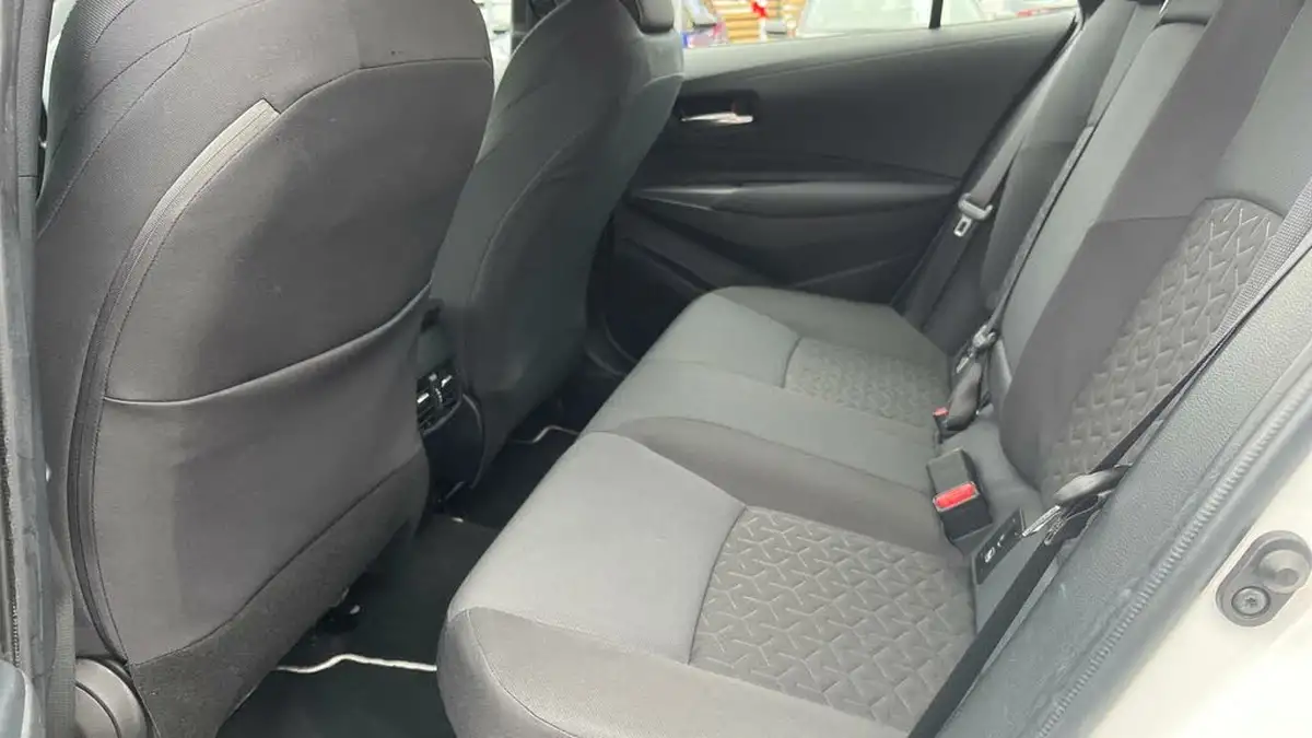 2020-toyota-corolla-18-vvt-i-icon-tech-spare-wheel-touring-sports-5d-big-30