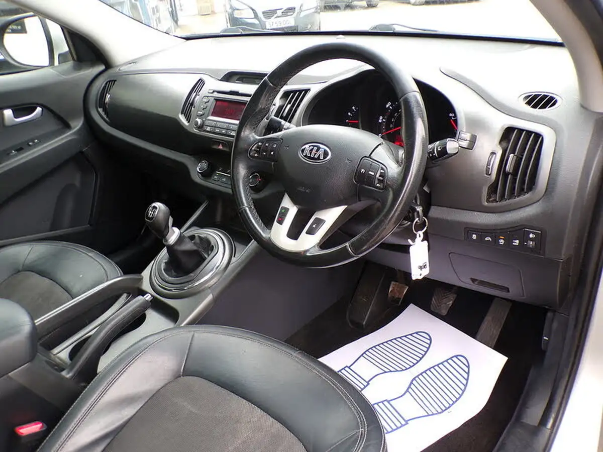 2013-kia-sportage-17td-2-big-12