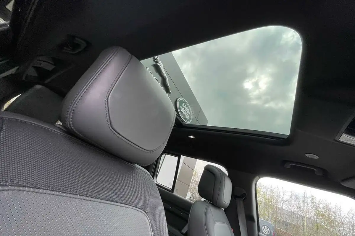 2023-land-rover-110-defender-30-d300-x-dynamic-hse-big-37