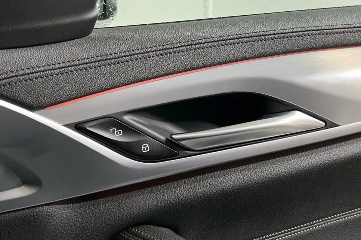 2018-bmw-5-series-20-520i-m-sport-ss-saloon-4d-big-35