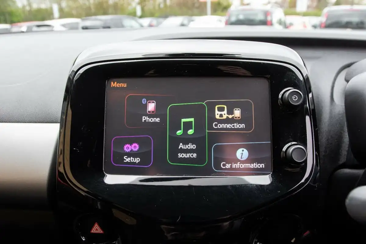2016-citroen-c1-10-vti-flair-5d-etg-big-22