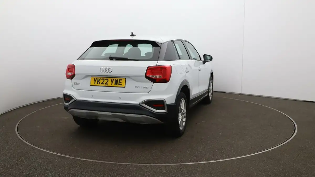 2022-audi-q2-10-30-tfsi-sport-big-47