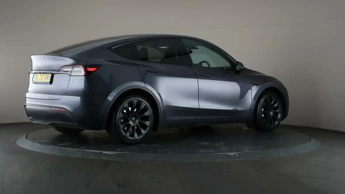 2022-tesla-model-y-e-rwd-big-7