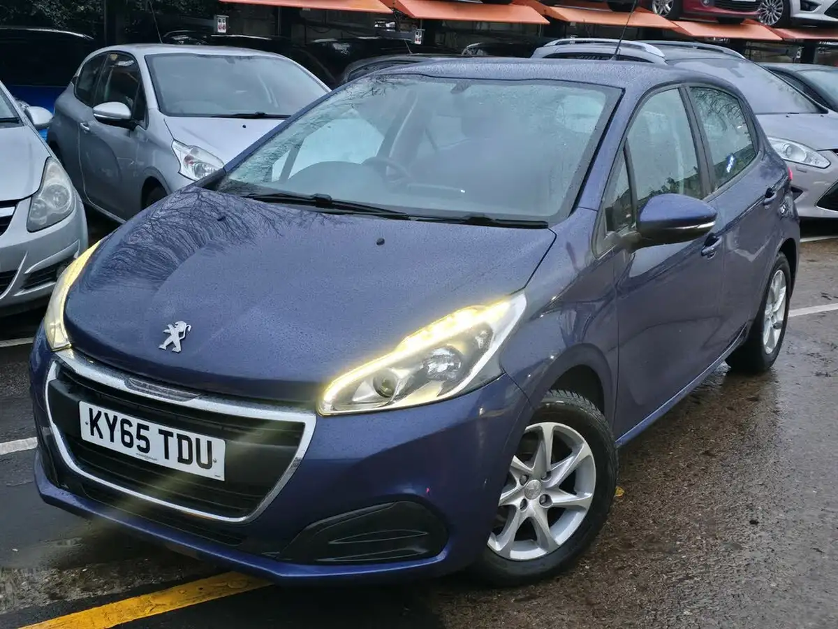 2015-peugeot-208-12-puretech-active-5d-big-13