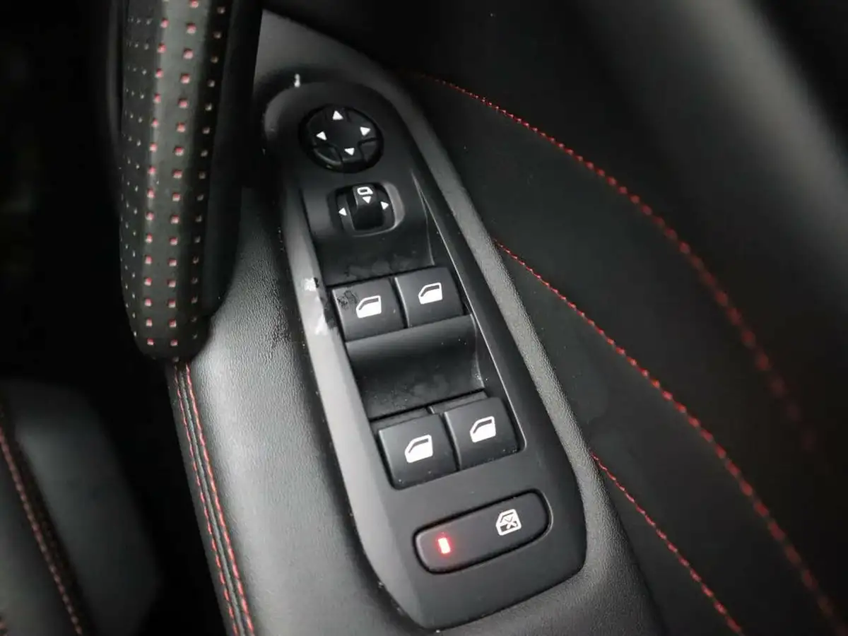 2019-peugeot-308-12-puretech-gt-line-big-26