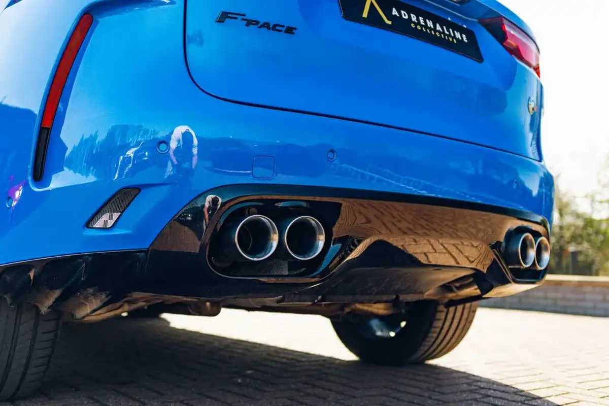 2022-jaguar-f-pace-50-v8-p550-svr-big-35