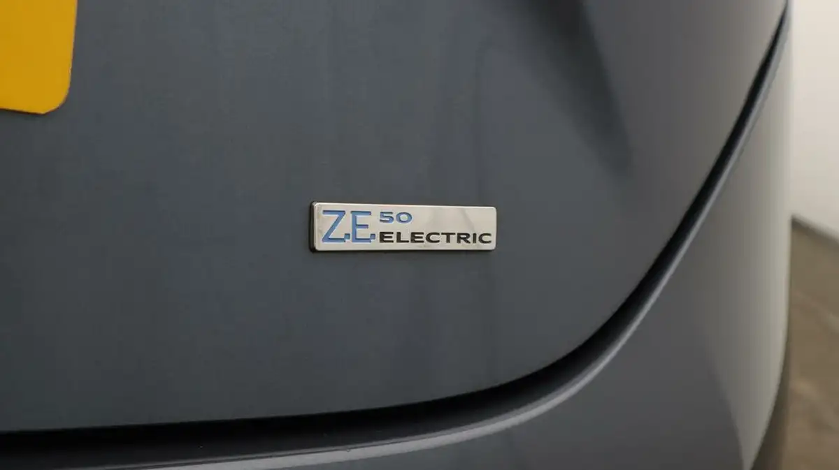 2020-renault-zoe-e-i-gt-line-rapid-charge-big-22