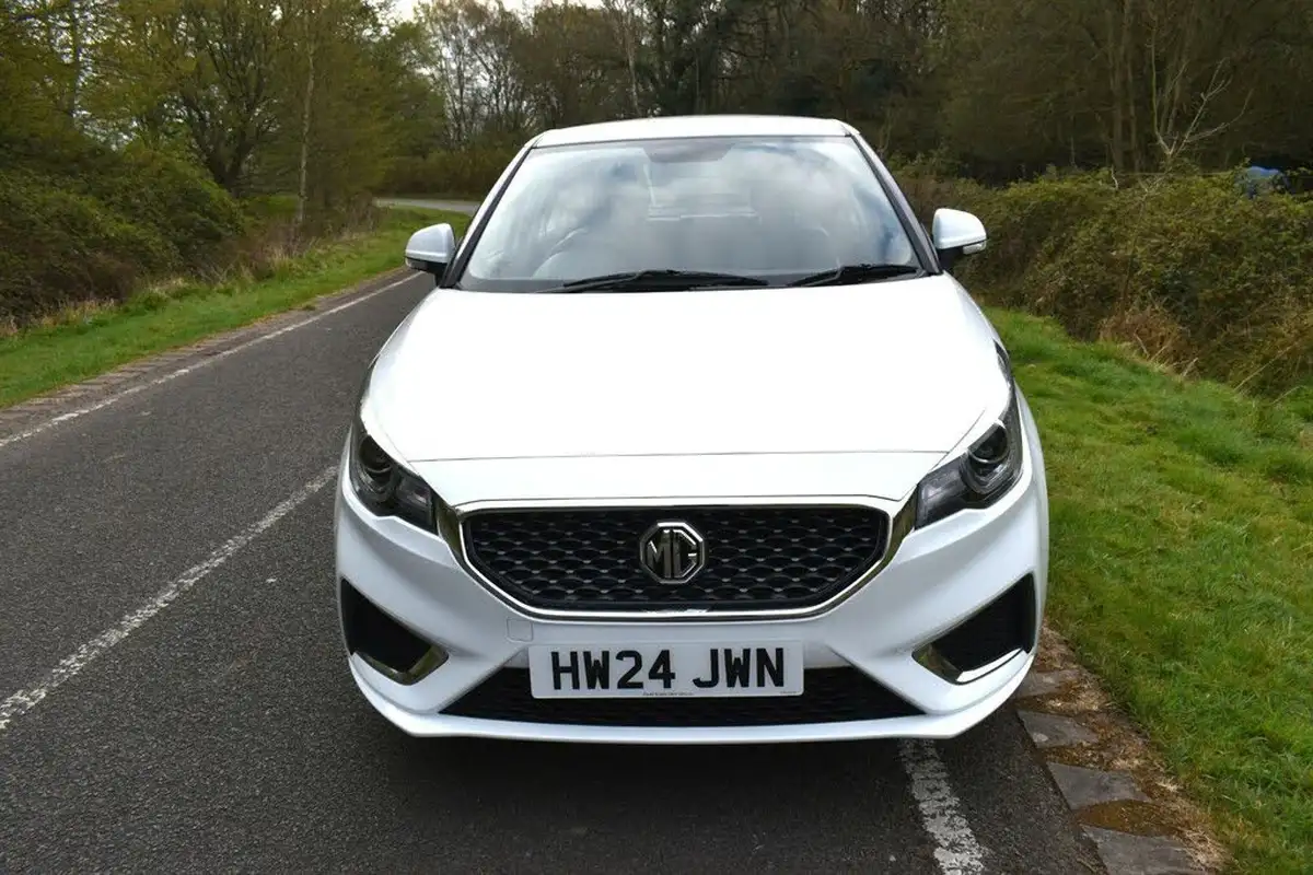 2024-mg-mg3-15-vti-tech-exclusive-nav-big-1