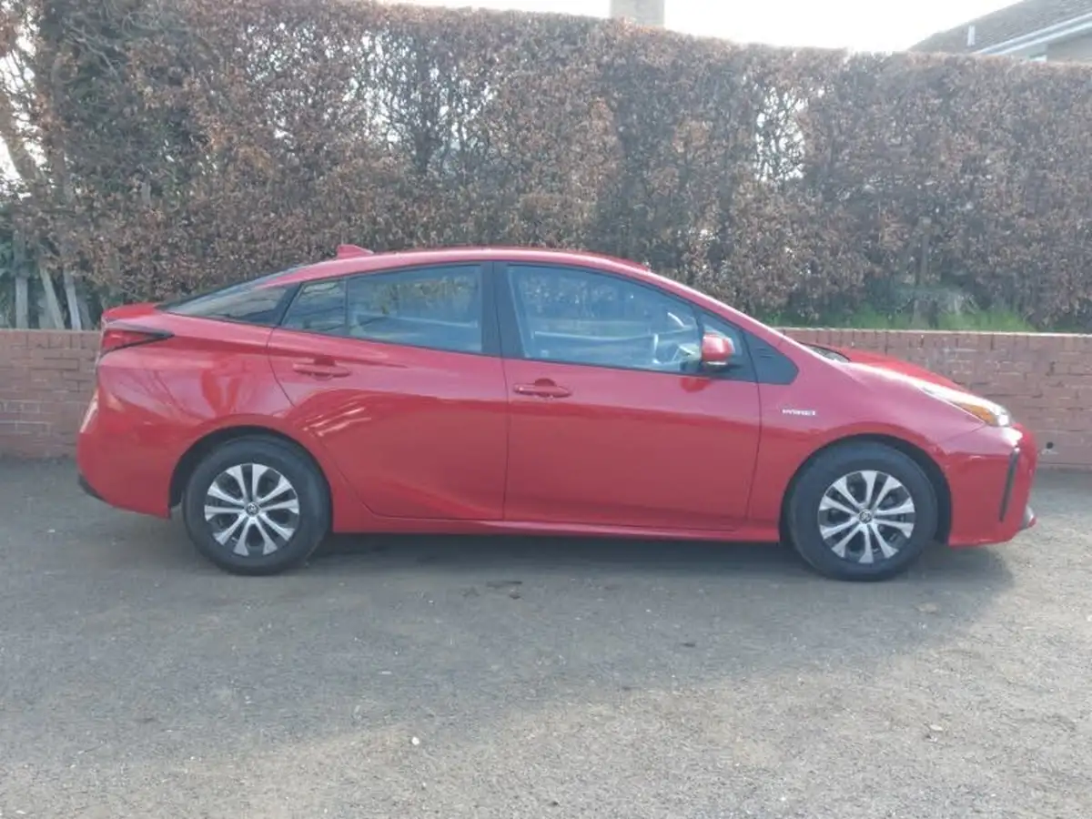 2021-toyota-prius-18-vvt-i-business-edition-plus-cvt-big-11