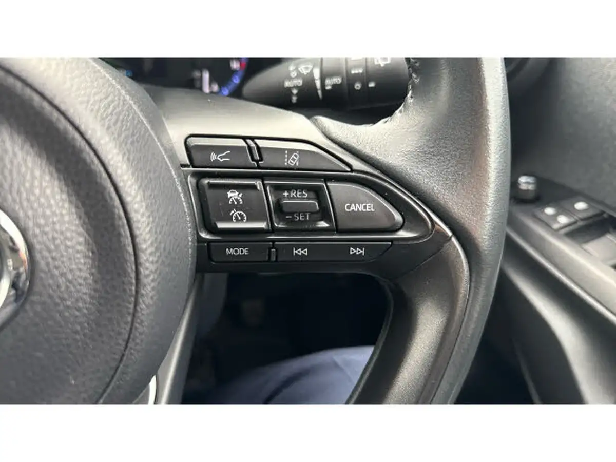 2022-toyota-yaris-15-vvt-i-design-panoramic-roof-big-23