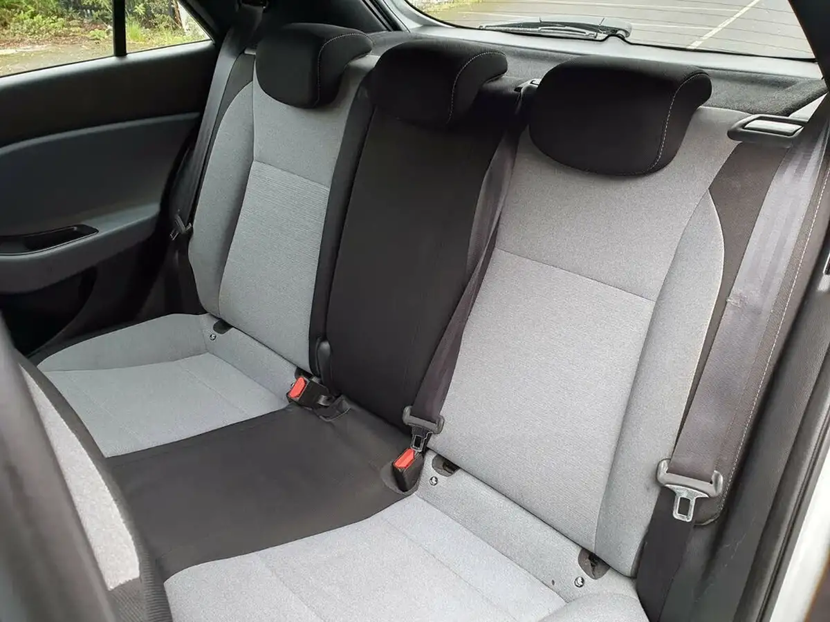 2015-hyundai-i20-14crdi-se-hatchback-5d-big-8
