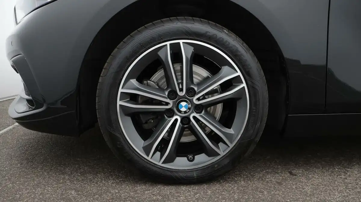 2022-bmw-1-series-15td-116d-sport-dct-big-18