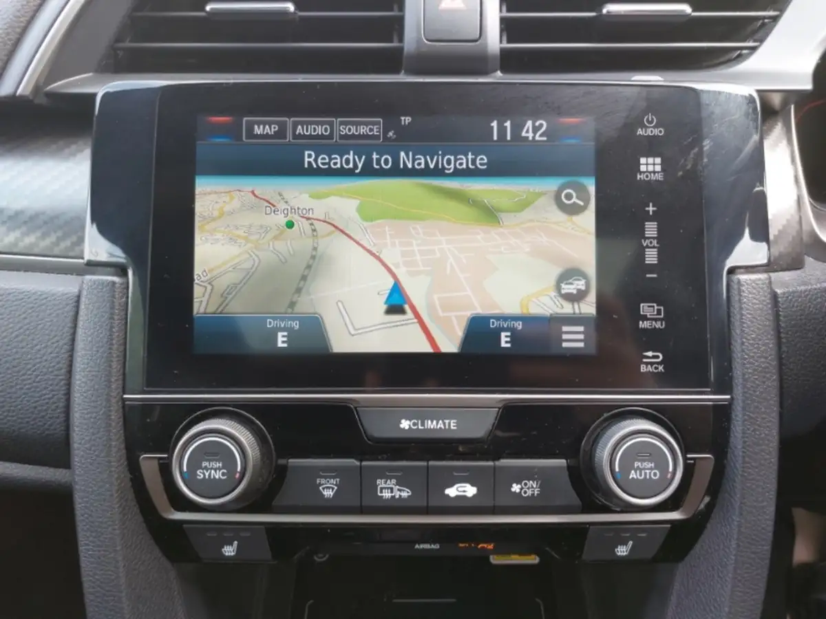 2025-jeep-avenger-12-gse-summit-big-10