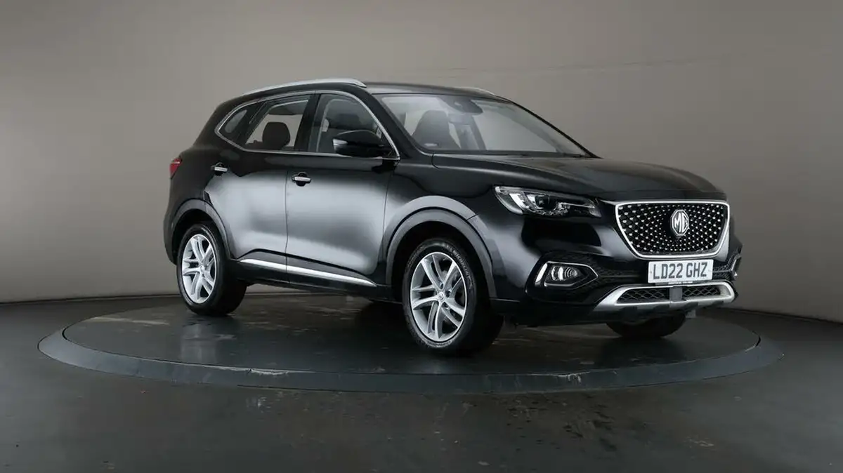 2022-mg-hs-15t-gdi-exclusive-162ps-big-1