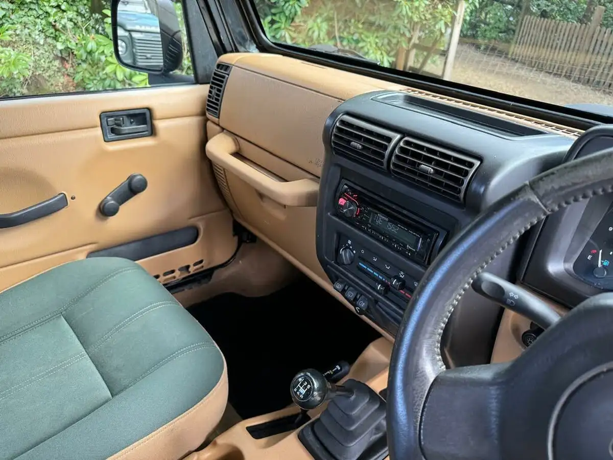 1997-jeep-wrangler-40-sahara-hard-big-38