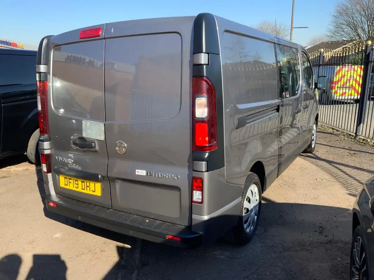 2019-vauxhall-vivaro-16cdti-sportive-2900-l2h1-145pseu6-biturbo-ss-panel-big-3