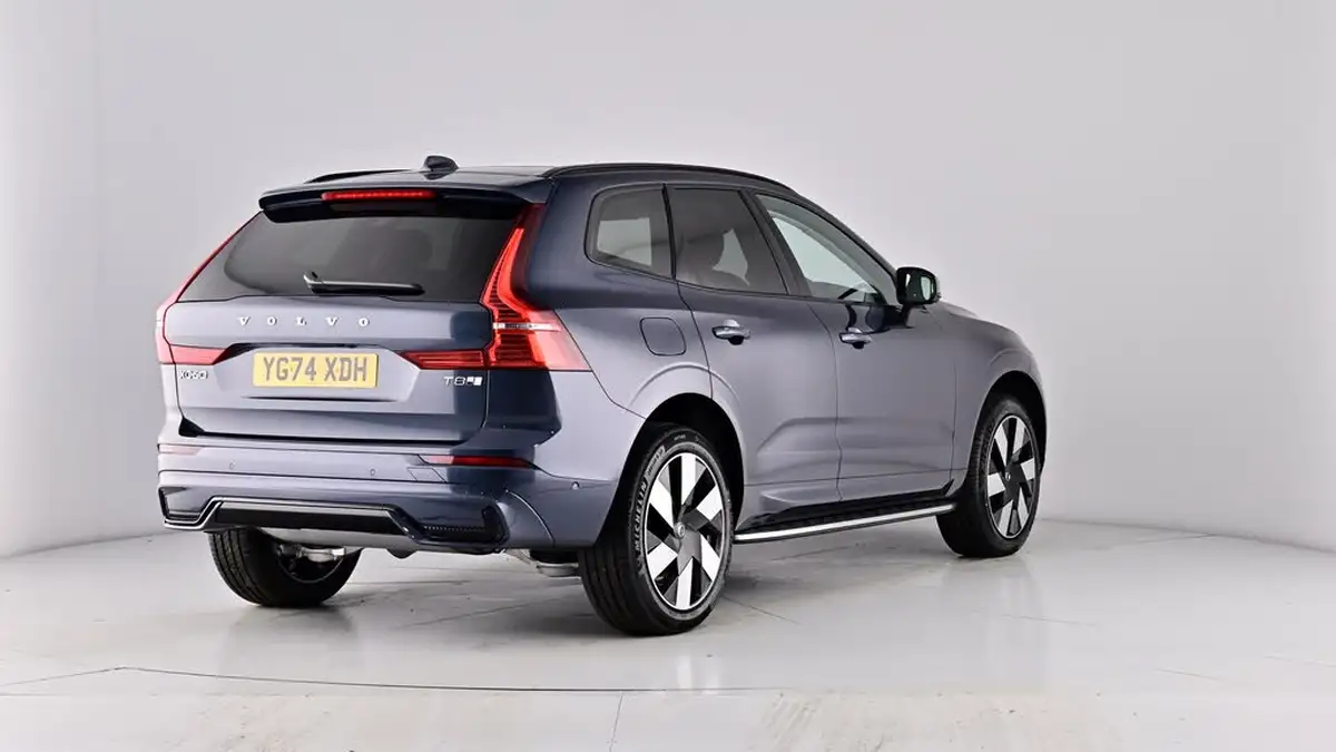 2024-volvo-xc60-20-t8-ultimate-dark-big-75