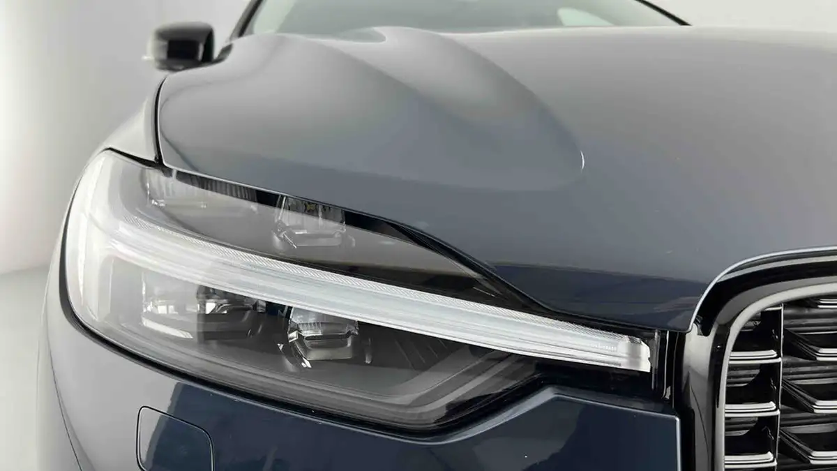 2024-volvo-xc60-20-t8-ultimate-dark-big-23