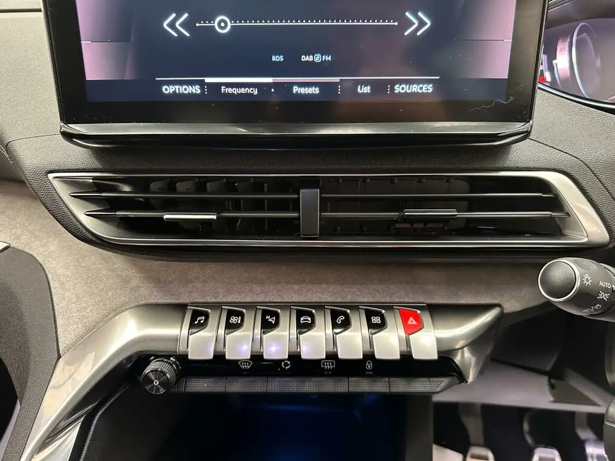 2022-peugeot-3008-suv-15-bluehdi-gt-big-13
