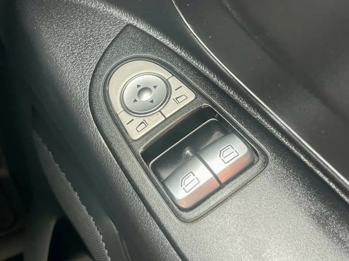 2021-mercedes-benz-vito-18-cdi-114-progressive-l2-panel-big-24