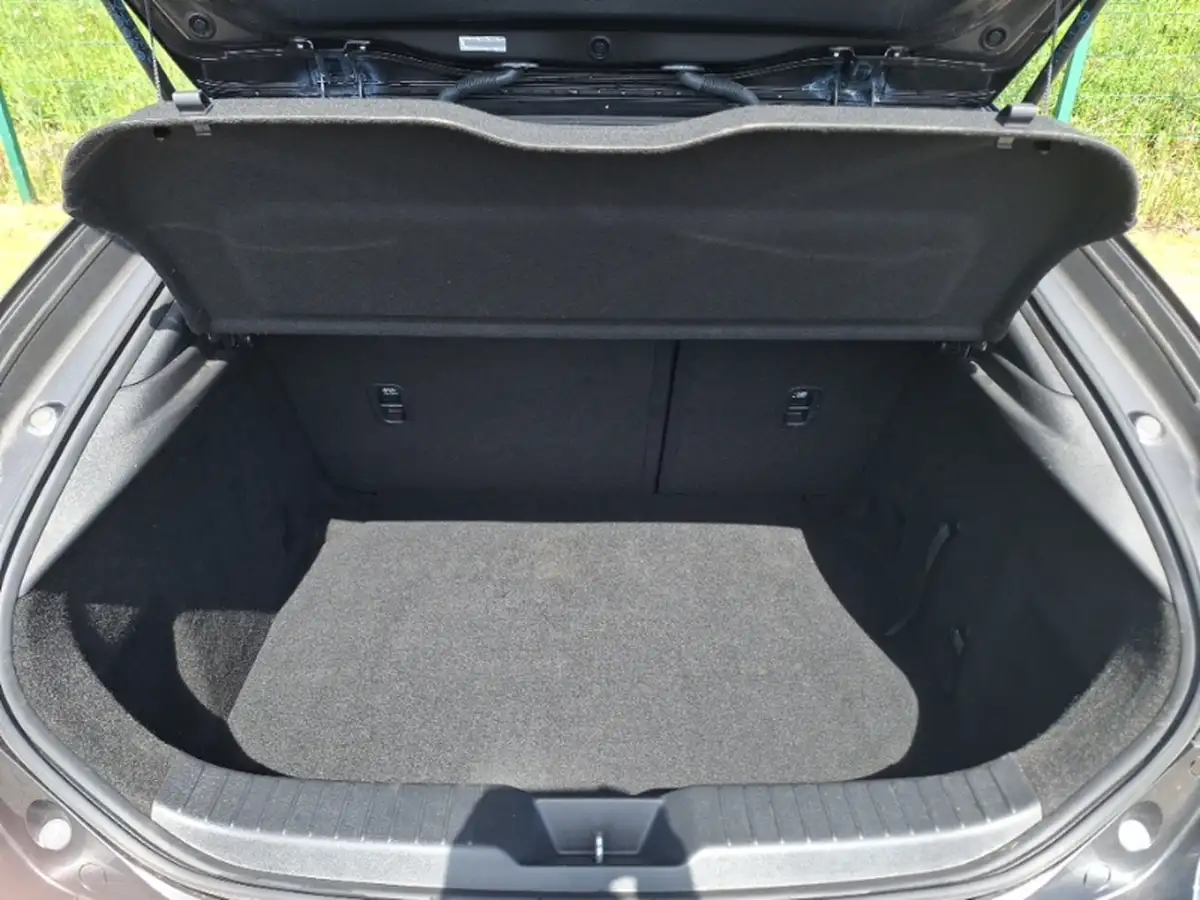 2025-jeep-avenger-12-gse-summit-big-6