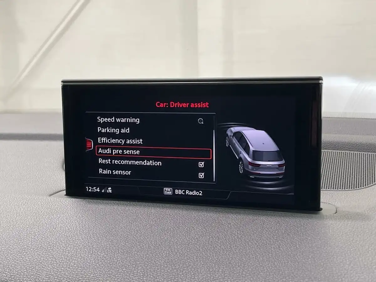2017-audi-q7-30tdi-quattro-s-line-272ps-big-13