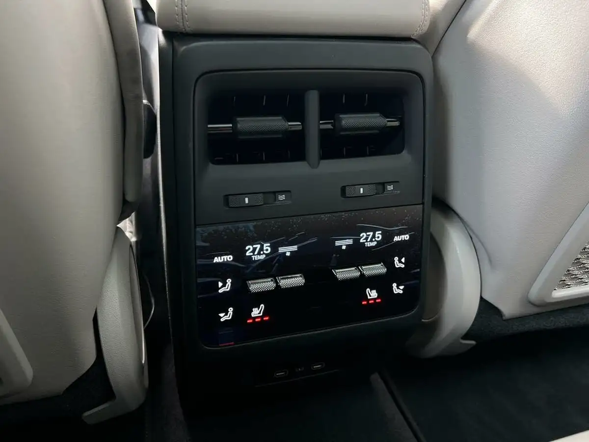 2024-porsche-macan-e-4-electric-big-22
