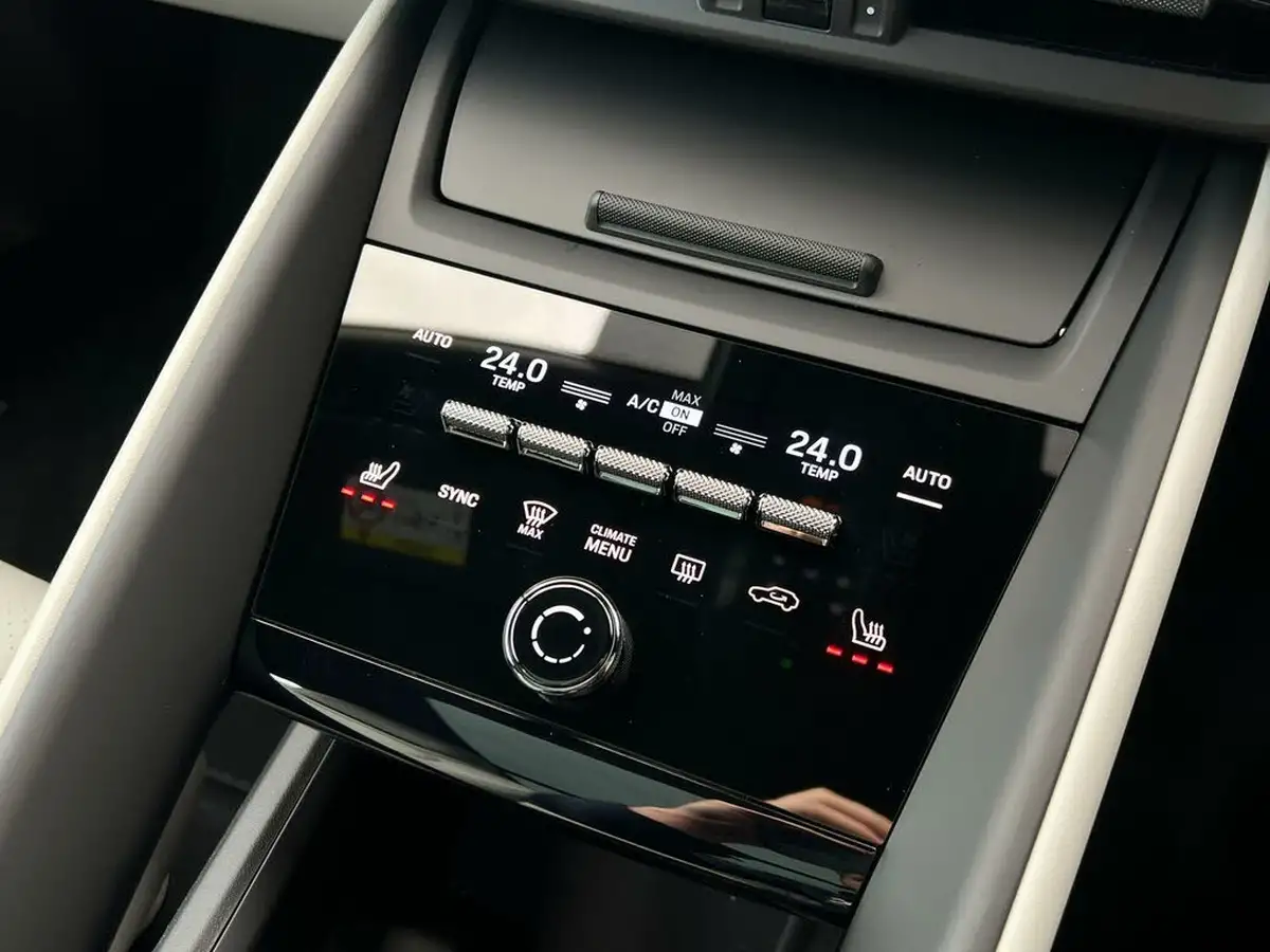 2024-porsche-macan-e-4-electric-big-74