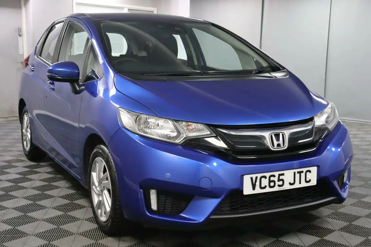 2015-honda-jazz-13-i-vtec-se-cvt-big-25